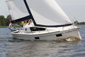 Парусная яхта Balt 27